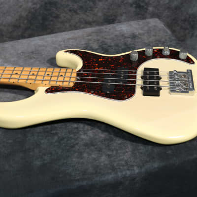 1996 Fender American Deluxe Precision Bass - See-Through Blonde - OHSC image 11