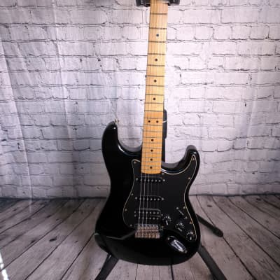 Fender Special Edition Standard HSS Stratocaster with Maple Fretboard 2010 - 2015 - Black for sale