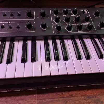 Sequential Circuits Prophet 600 Synthesizer w/ GliGli 2.0, Fatar Keybed, Walnut Sides, Free Case image 10