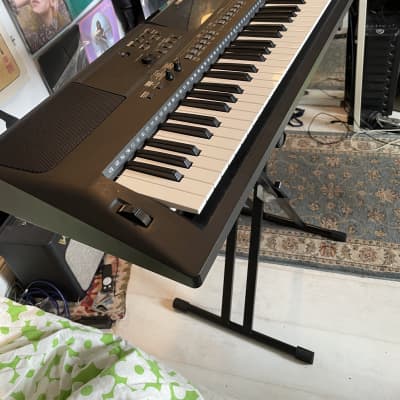 Yamaha PSR-EW410 76-Key Portable Keyboard 2018 - Present - Black