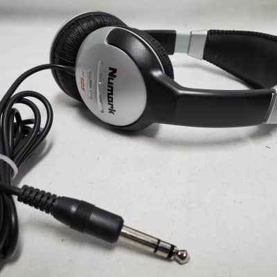 Numark DM950 2 CH 8" DJ Scratch Mixer & Numark HF125 Headphone Bundle #697 Good Used Condition image 2