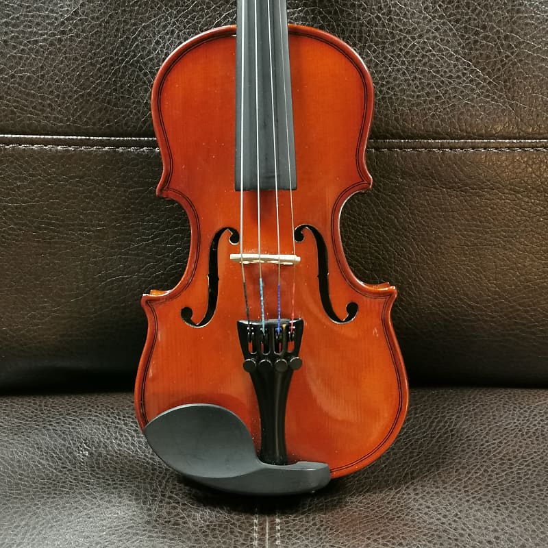 Menzel 1/16 Violin with Case and Bow - Natural image 1