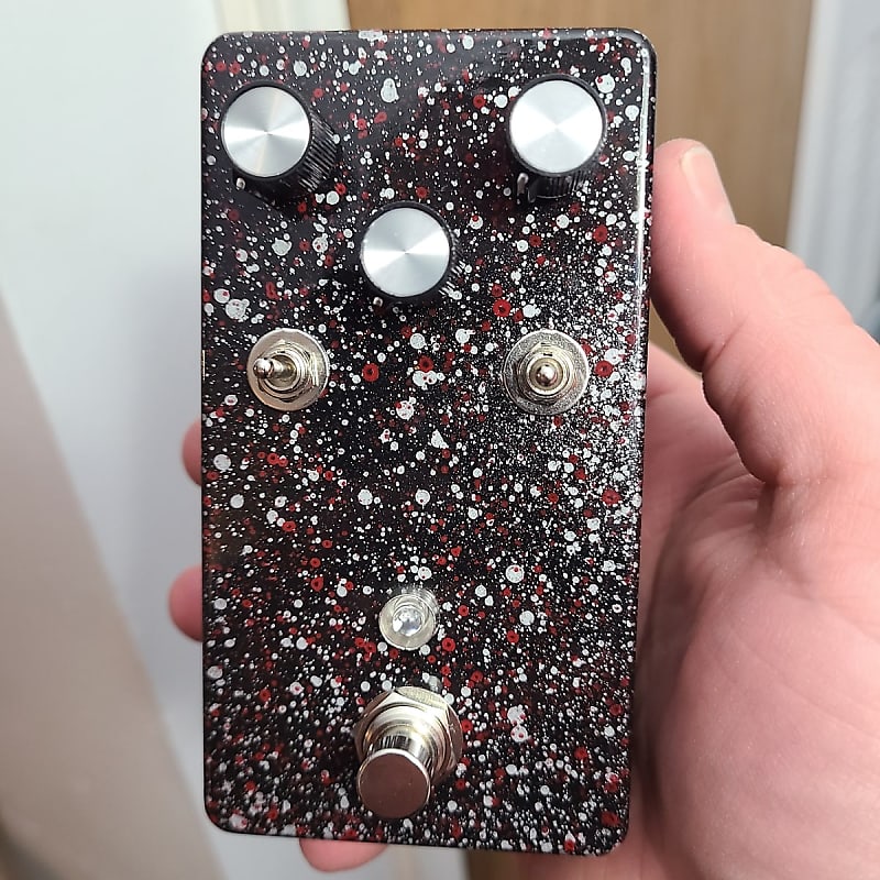 Modified Triangle Big Muff Clone Reverb