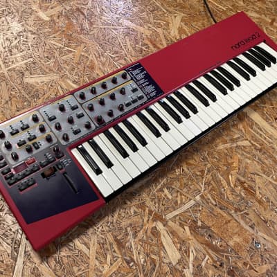 Nord Lead 2 49-Key 16-Voice Polyphonic Synthesizer 1997 - 2003 - Red