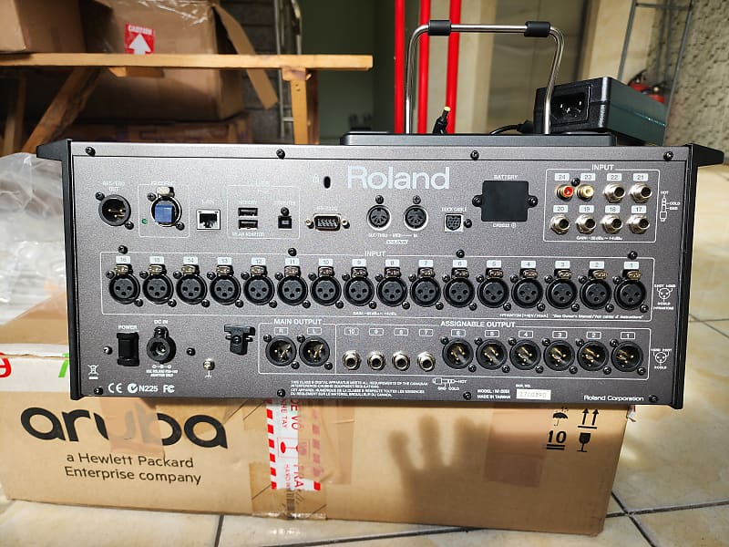 ROLAND M-200i live mixing console | Reverb ROLAND M-200i live mixing console | Reverb