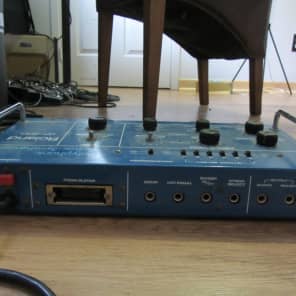 Roland GR-300 classic vintage analog guitar synthesizer; roland g-303 guitar in case and 24 pin cabl image 8