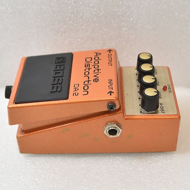 Boss DA-2 Adaptive Distortion | Reverb