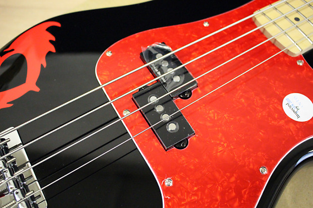 Pete wentz squier bass on sale