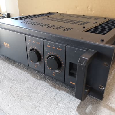 TOA P-150D Professional Power Amplifier In Excellent Condition - 2