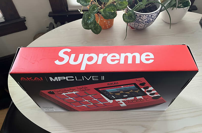 Akai MPC Live II Standalone Sampler / Sequencer Supreme Edition