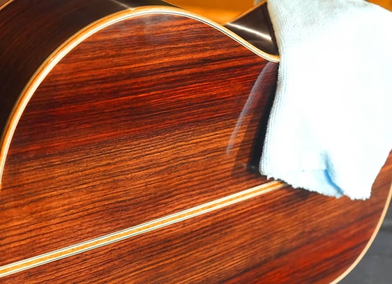 VIDEO: CAVATINA, Montanza Classical Guitar Cedar and Indian