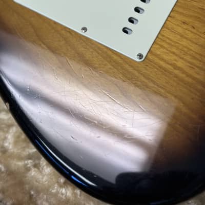 Fender Custom Shop Classic Player Stratocaster 2005 - 2 Tone Sunburst image 10