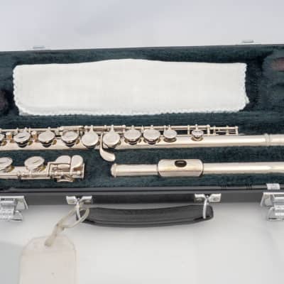 Yamaha YFL-221N Nickel-plated Student Flute Made in Japan