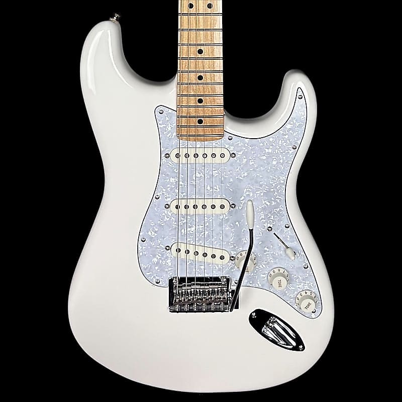 Fender Player Series Stratocaster MN in Polar White | Reverb