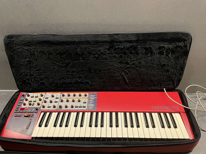 Nord Lead 2 49-Key 12-Voice Polyphonic Synthesizer 1997 - 2003 - Red image 1