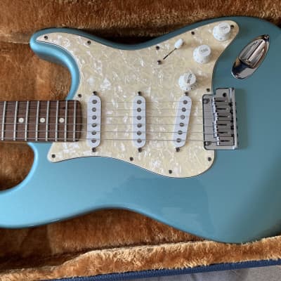 Rare Mint 1997 USA Hot Rodded Fender Roadhouse Stratocaster with Custom Shop Texas Specials, Shallers, VIDEO! image 6