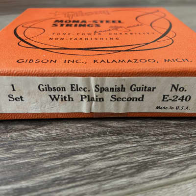 Gibson Retail display box with 10 NOS sets of 1950s Gibson Mona-Steel Strings image 11