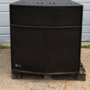 Pair of 2 Meyer Sound MSL 6 self powered long throw speakers Reverb