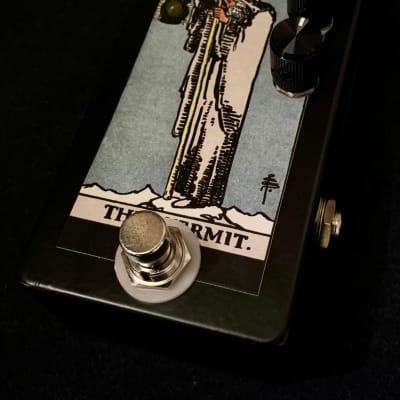 Saturnworks Black Booster 'Hermit' Tone Control + Boost Pedal with a Soft Click Switch + Switchcraft USA jacks - Handcrafted in California