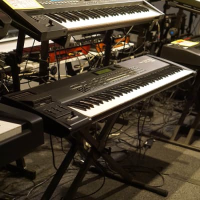 Roland XP-80 Digital Synthesizer Keyboard 76-Key 64-Voice Music Workstation Black - Used