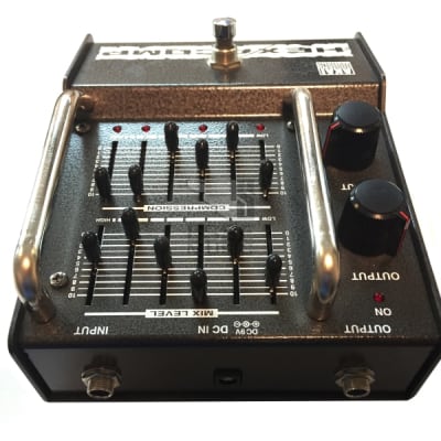 ギター AKAI HEXACOMP AKAI Hexacomp C2M Multi Band Compressor Guitar Effect Pedal