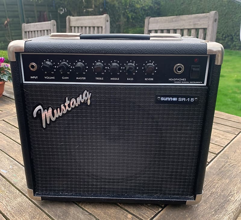 Fender mustang store 15 watt amp