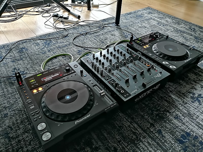 ALLEN & HEATH XONE:42 DJミキサー