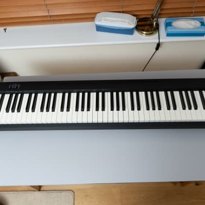 Fred's Lab Buzzzy! 2019 digital polysynth (16 voice, 4 part, USB