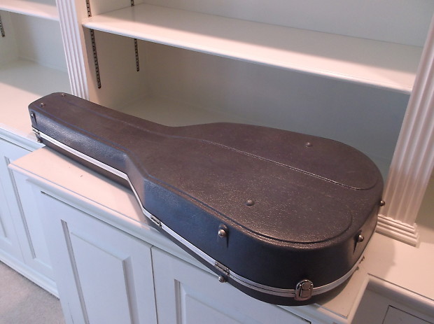 VINTAGE 1970's MARTIN BLUE HARDSHELL DREADNAUGHT GUITAR CASE