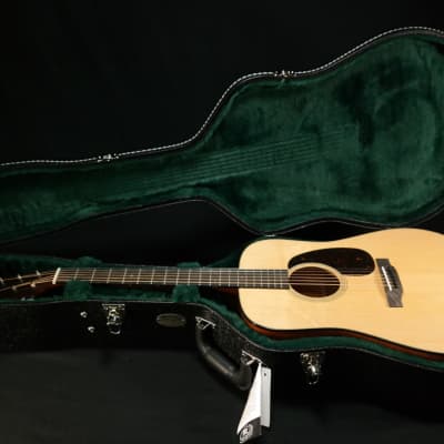 Martin Guitar Standard Series Acoustic Guitars, Hand-Built Martin Guitars with Authentic Wood D-18 487 image 3