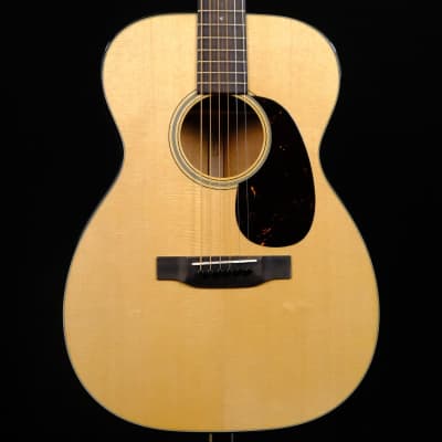 Martin 00-18 Acoustic Guitar - Natural image 1