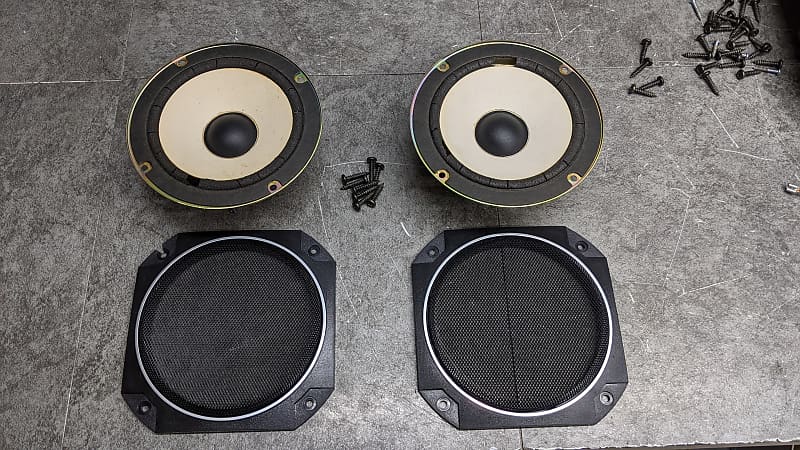 Realistic Mach Two Mid Ranges with Covers 40-4032A Free Shipping  			