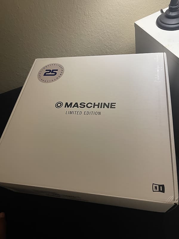 Native Instruments Maschine MK3 - Vapor Gray - Limited Edition