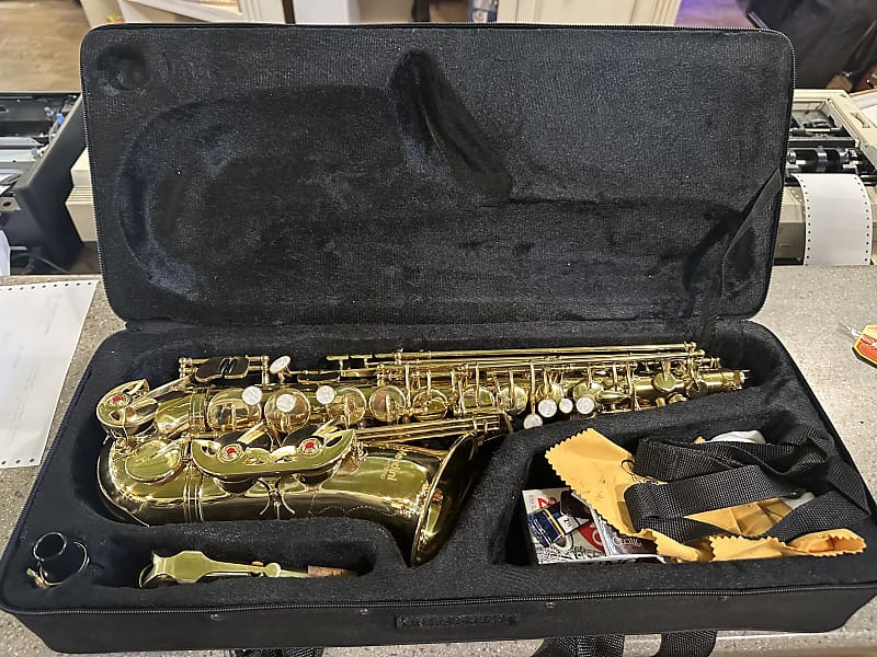 Mendini Saxophone ? Reverb