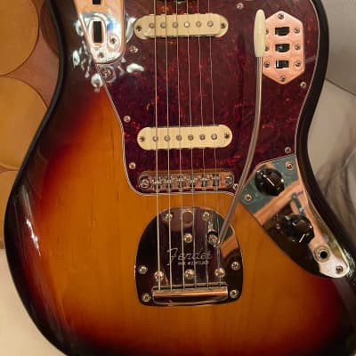 Fender Jaguar Classic Player Special 2008 - 3 Tone Sunburst image 2