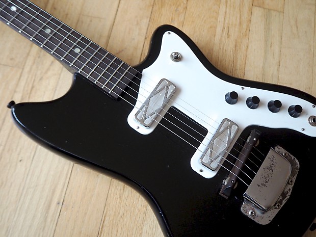 ギター Silvertone 1476 Bobkat BLACK Pre-Owned Silvertone Bobkat 1476 - Black with Hardshell Case