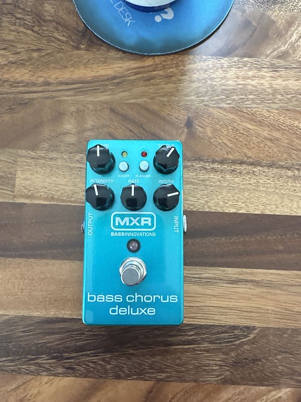 MXR M83 Bass Chorus Deluxe