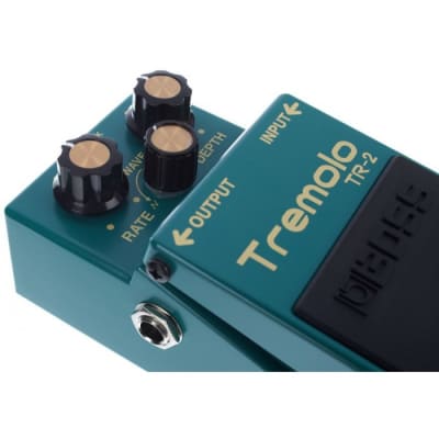 BOSS TR2 TREMOLO Effects Pedal image 2