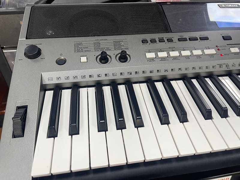 Yamaha Keyboard PSR E443 newest