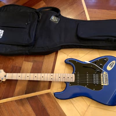 2008 Fender MIM Deluxe "Fat Strat" Stratocaster Hss Electric Guitar in Metalic Blue w/ Gig Bag Case for sale