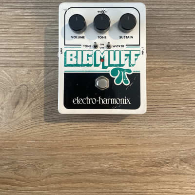 Electro-Harmonix Big Muff with Tone Wicker | Reverb Canada