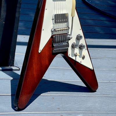 Gibson Flying V 1967 - an original Sunburst V its 1 of only 175 ever produced ! image 3