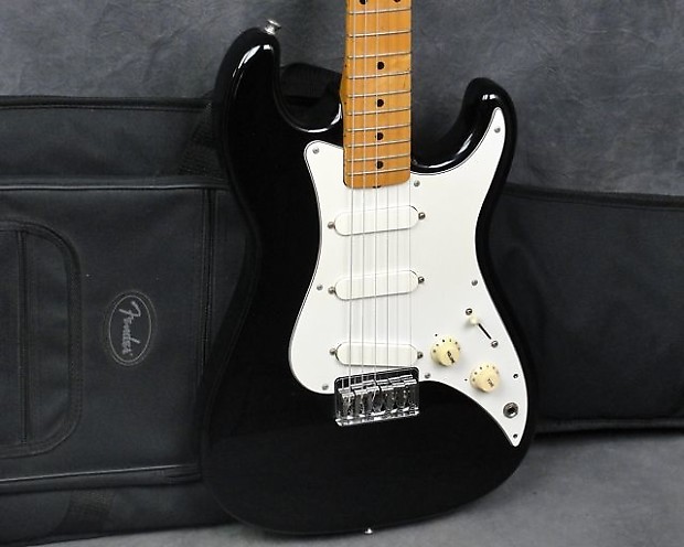 Squier bullet strat black on sale