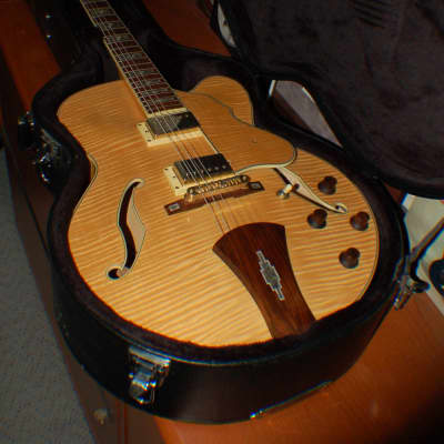 Immagine 2005 Ibanez Artcore Custom AF-105-NT-12-01 Jazz Archtop Flamey Maple Hard Shell Case - 12