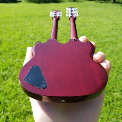 Axe Heaven Gibson SG EDS-1275 Doubleneck Cherry Mini Guitar Collectible imagen 3
