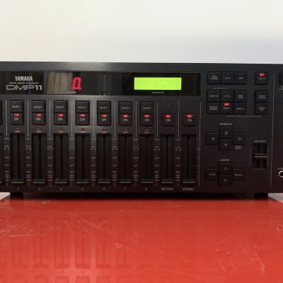 Yamaha DMP 11 digital Mixer / 8-Kanal / 1990 Schwarz / Pro Serviced / idealer Vormischer im Rack image 1