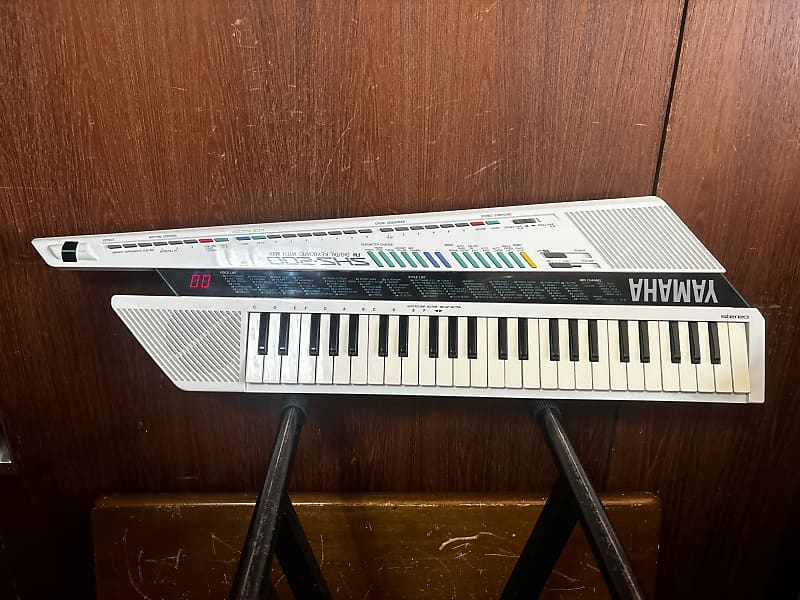 YAMAHA SHS-200 FM Digital Keyboard with MIDI Keytar w/ bag image 1