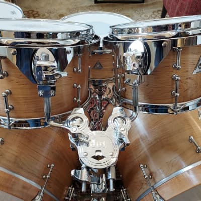 Summit Solid Curly Maple Double Bass Drums: (2)15x22,7x10,8x12,9x13,14x14FT,16x16FT w/6.5x14 Snare image 5