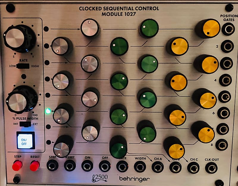 Behringer CLOCKED SEQUENTIAL CONTROL MODULE 1027 2021 - Silver