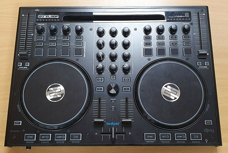 Reloop BeatPad 2 2-deck Algoriddim DJAY 2 DJ Controller